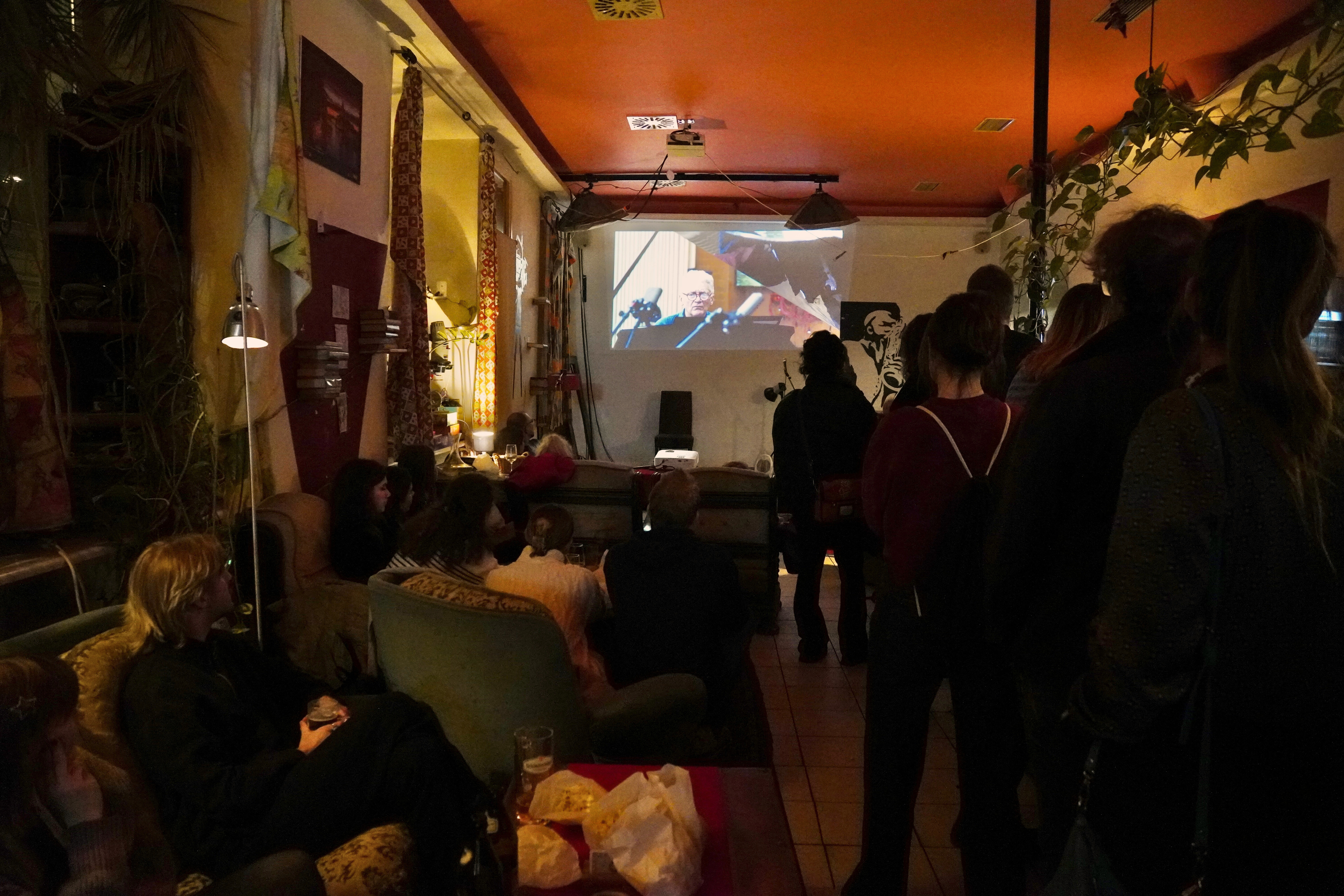 Movie Night mit Crew & Cast: I AM FROM AUSTRIA – Wie der Song zur Hymne wurde